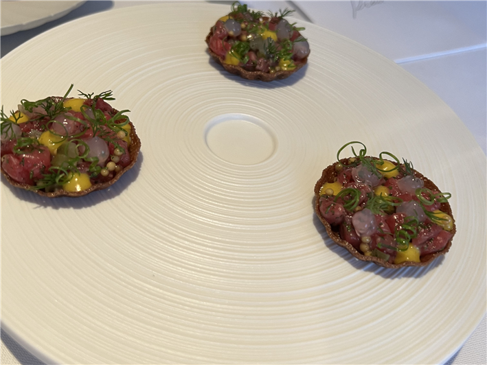 beef tartare with dill canapes